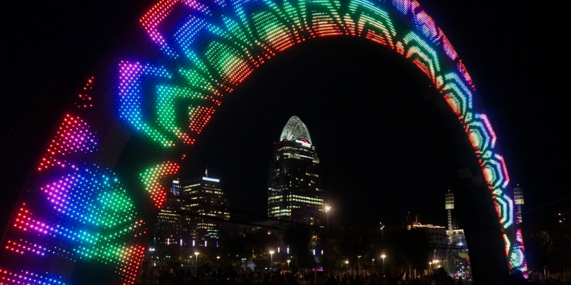 Rainbow arch art display